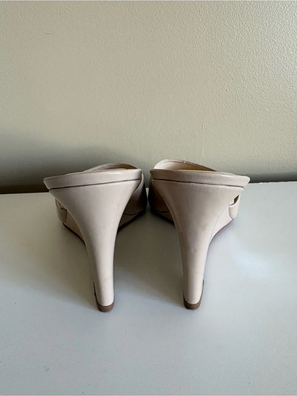 Anthropologie Maeve Beige Patent Wedge Square Toe Sandals Size 7